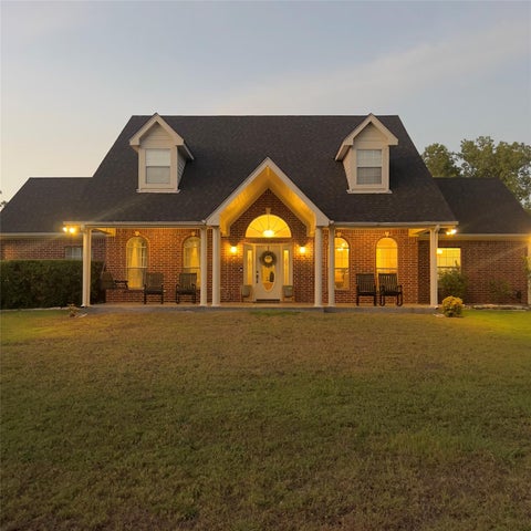 Photo of 310 E 10th ST, Elgin, TX 78621 (MLS # 4223072)