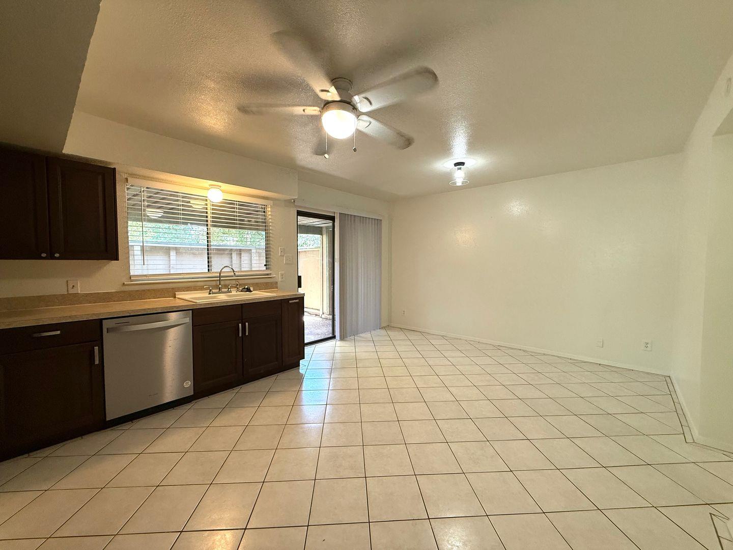 900 W Village LN