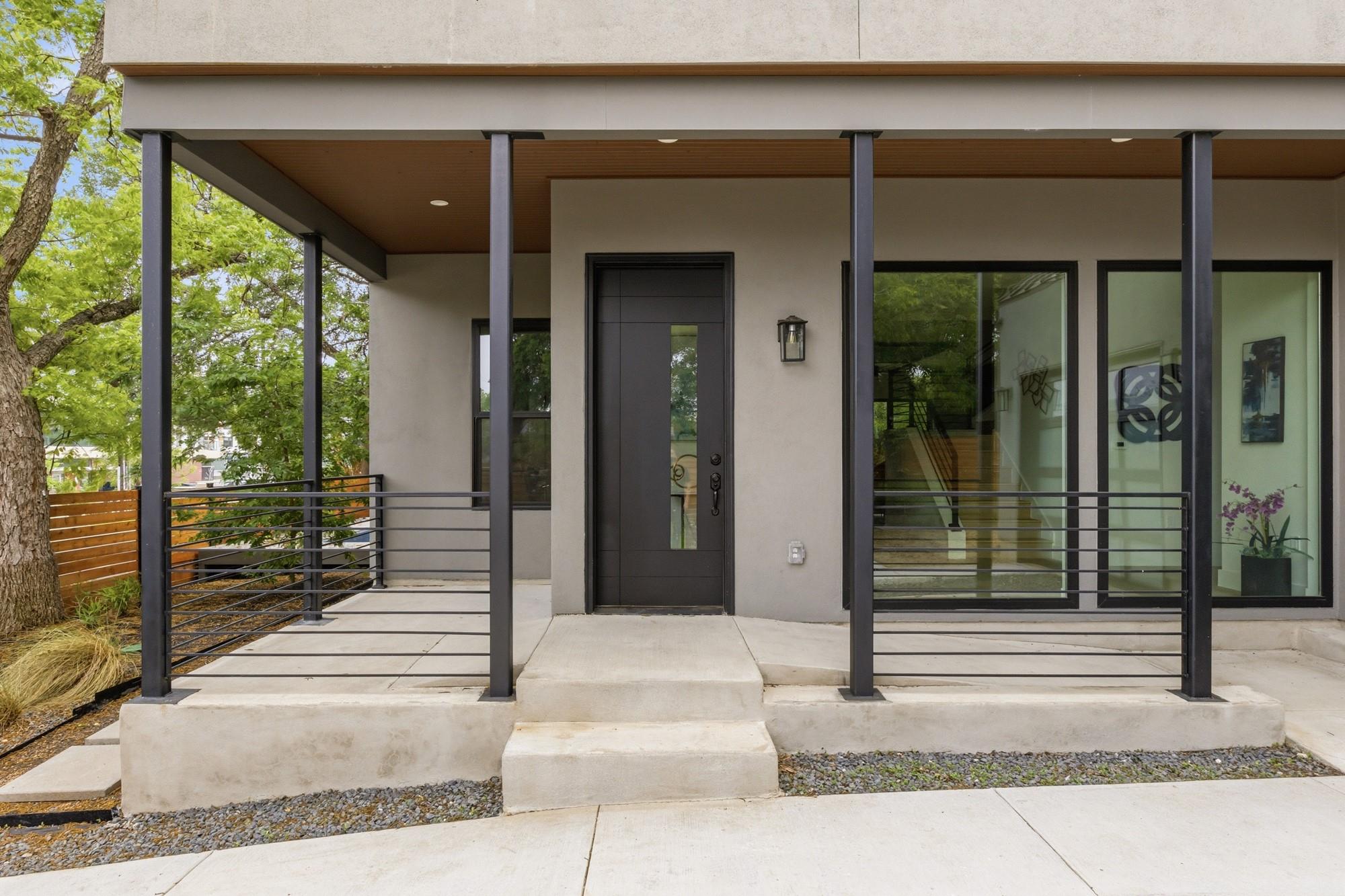 2300 Bluebonnet LN