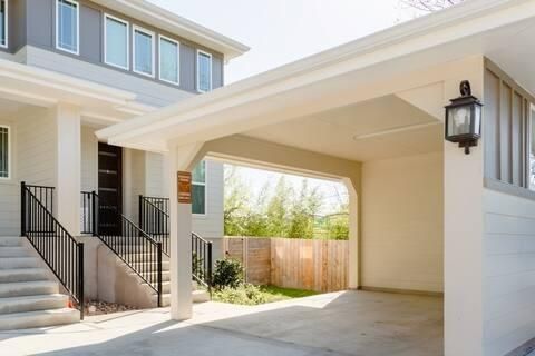 807 E 16th ST B Austin TX 78702