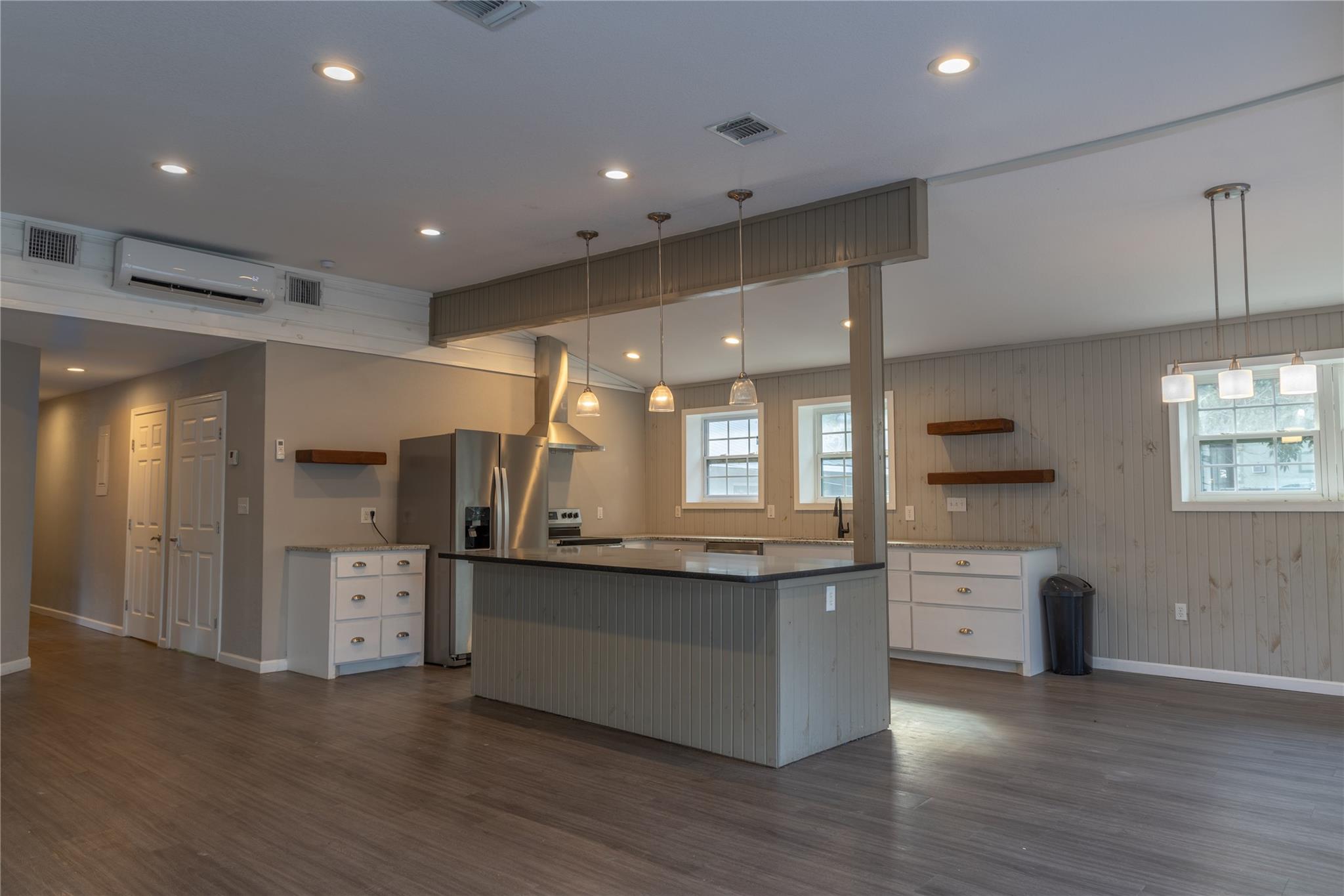 120 Erskine Ferry RD