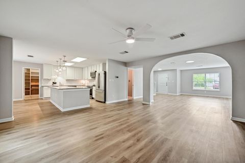 Tiny photo for 8139 Evadean CIR, Austin, TX 78745 (MLS # 1440382)