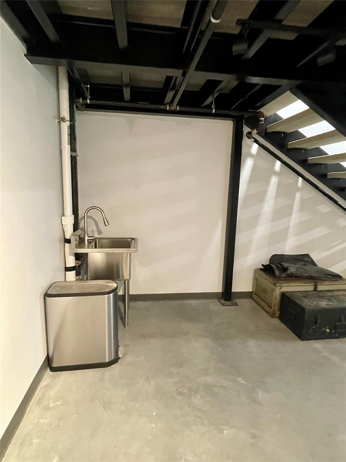 4229 N FM 620 RD 207