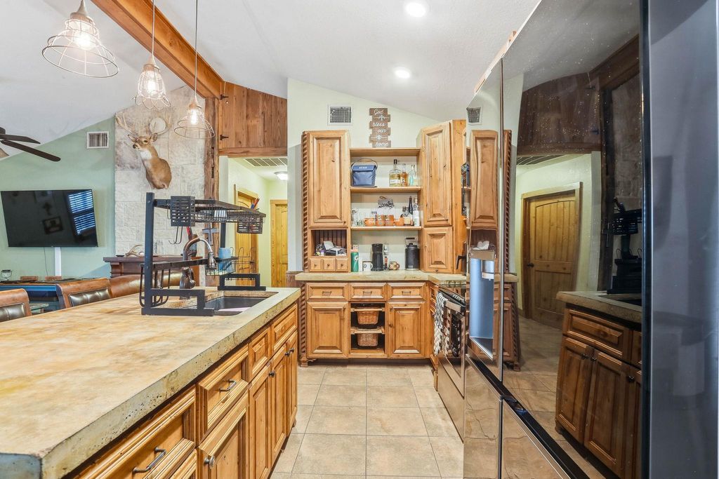 Photo of 340 Rio Oak, Pipe Creek, TX 78063 (MLS # 5996067)