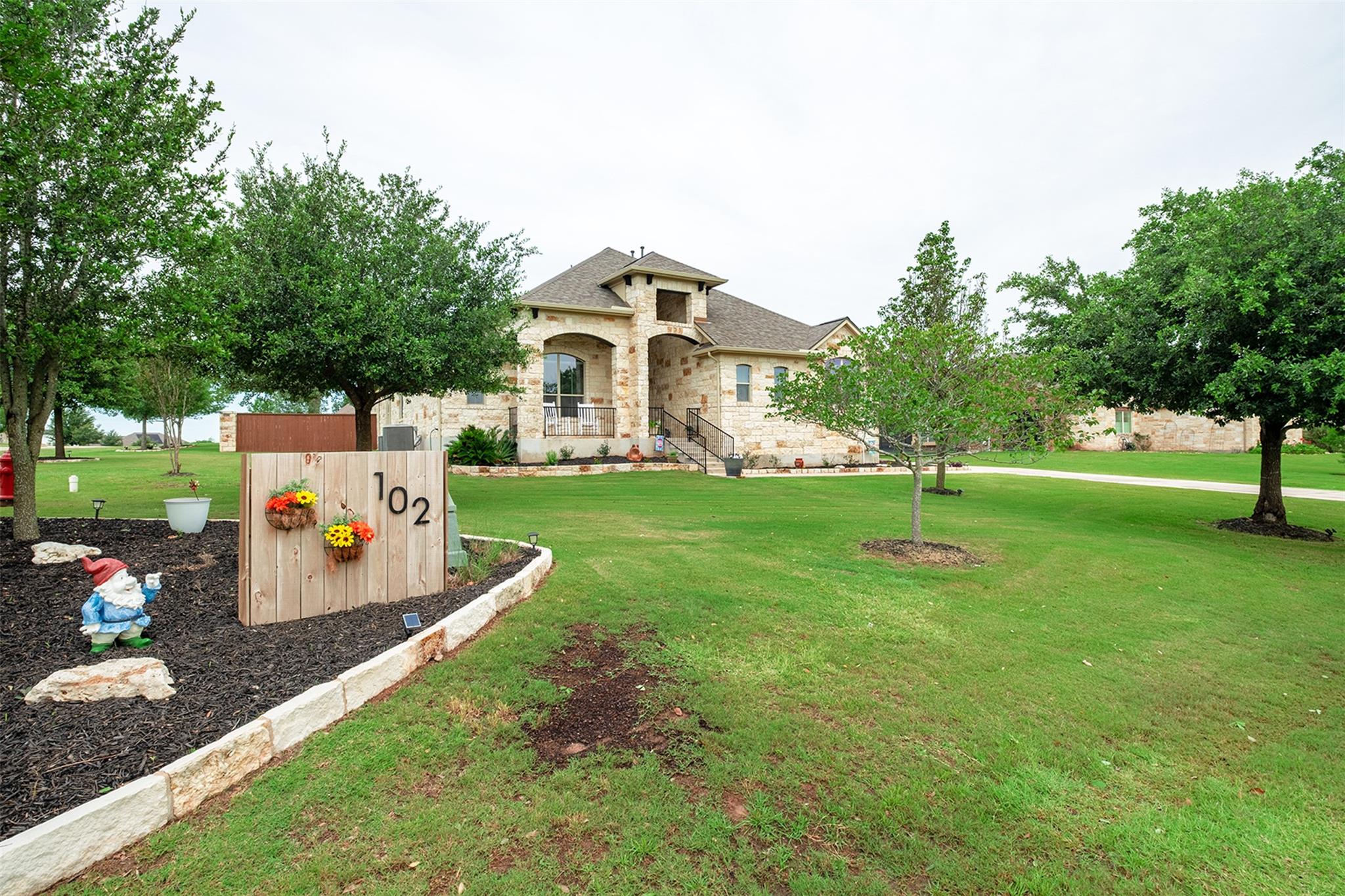 102 McCoy CIR