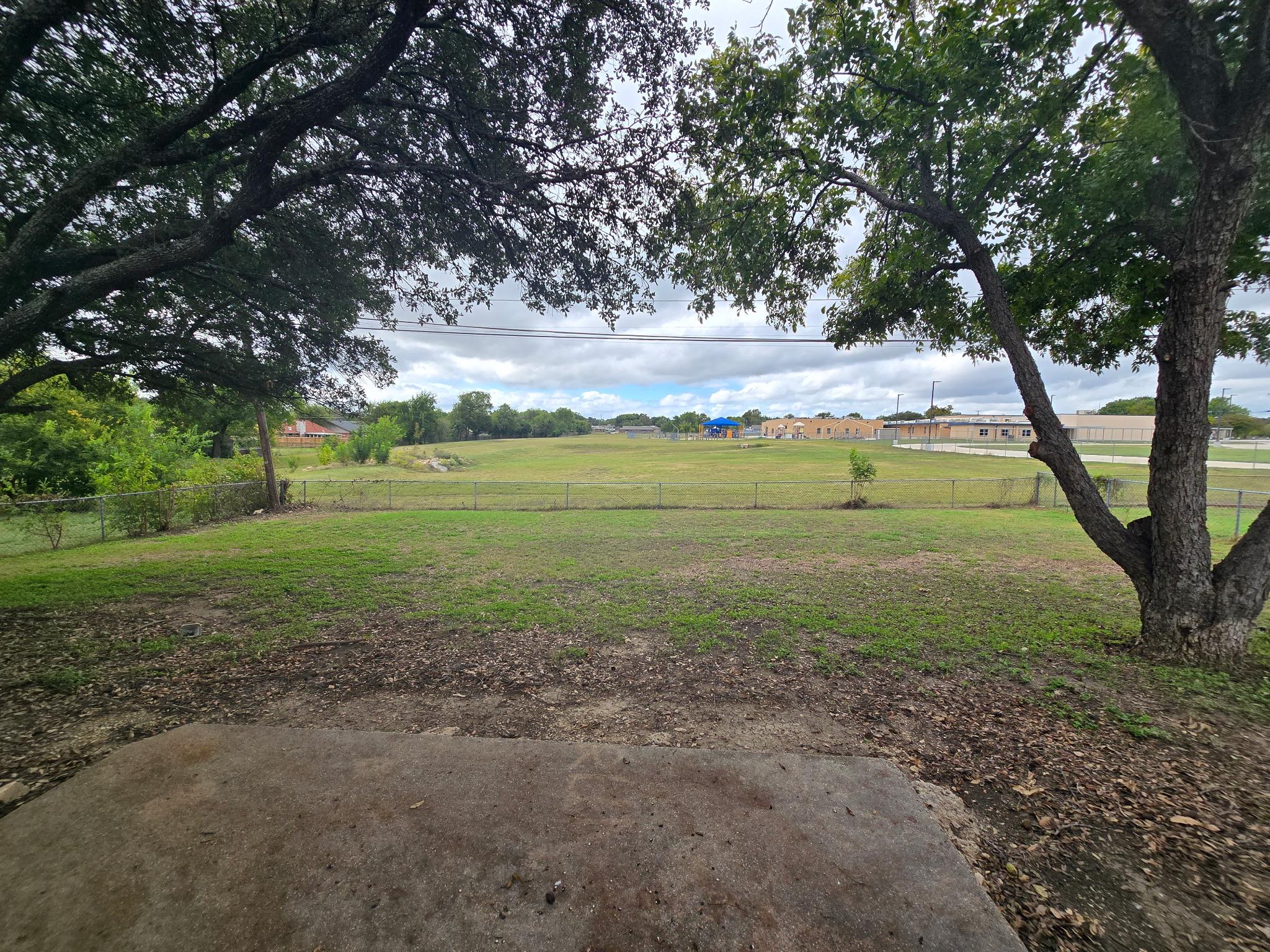 112 E Hogan DR