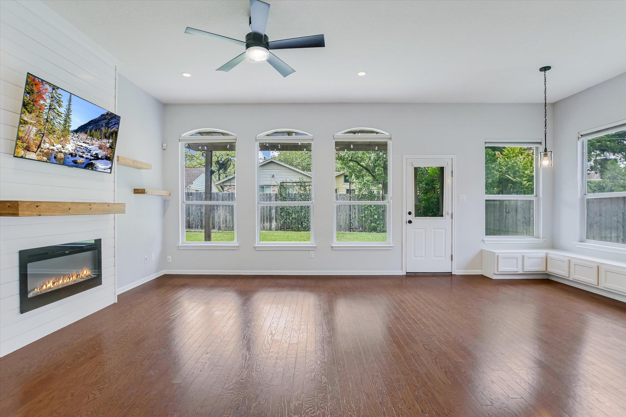 Austin, Texas 78757, United States, 3 Bedrooms Bedrooms, ,2 BathroomsBathrooms,Residential,Active,168819