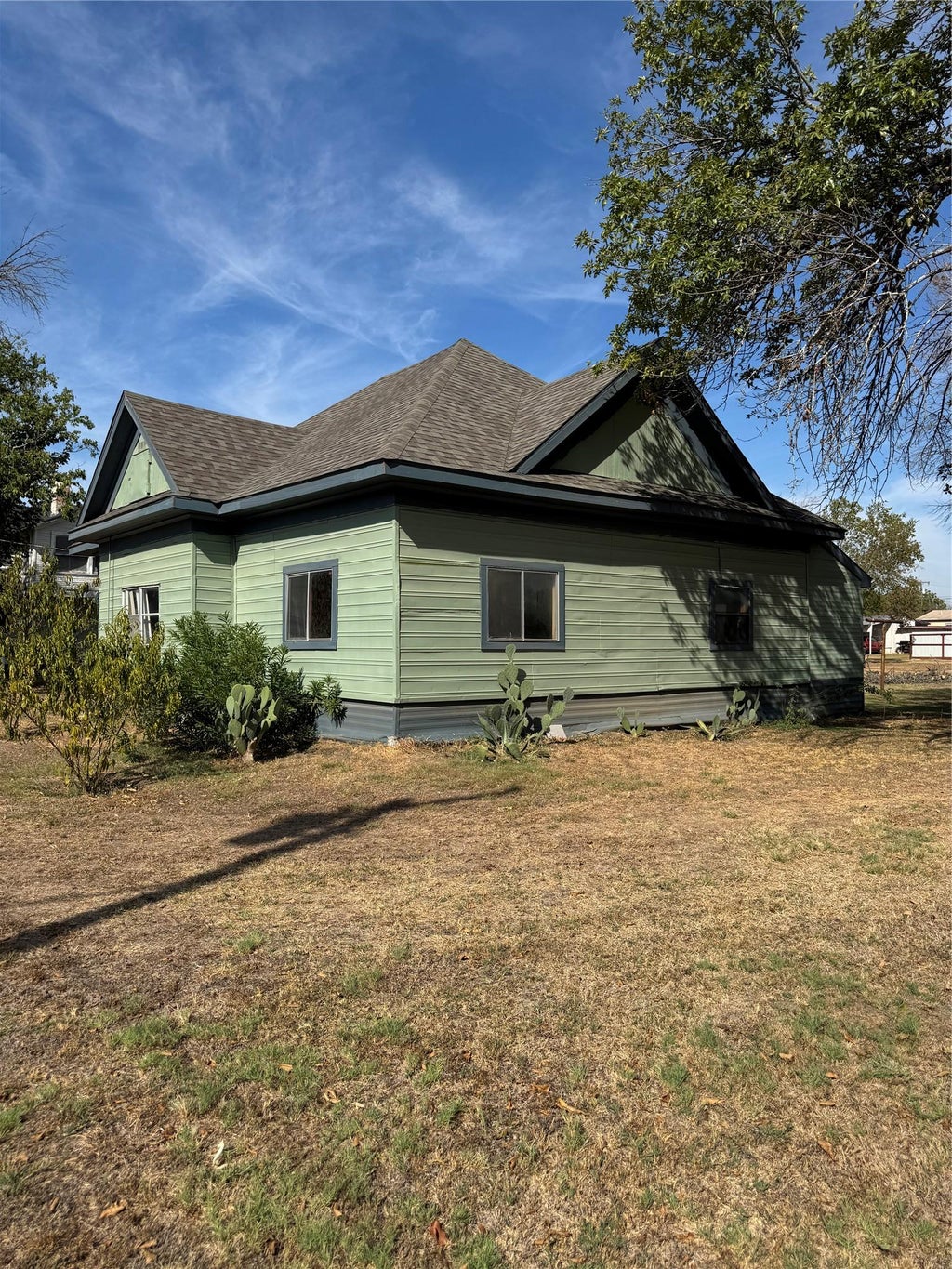 Photo of 102 N 6th ST W, Dawson, TX 76639 (MLS # 8194224)