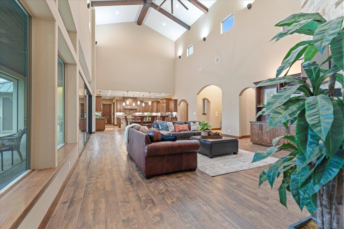 1951 Bridlewood Ranches DR