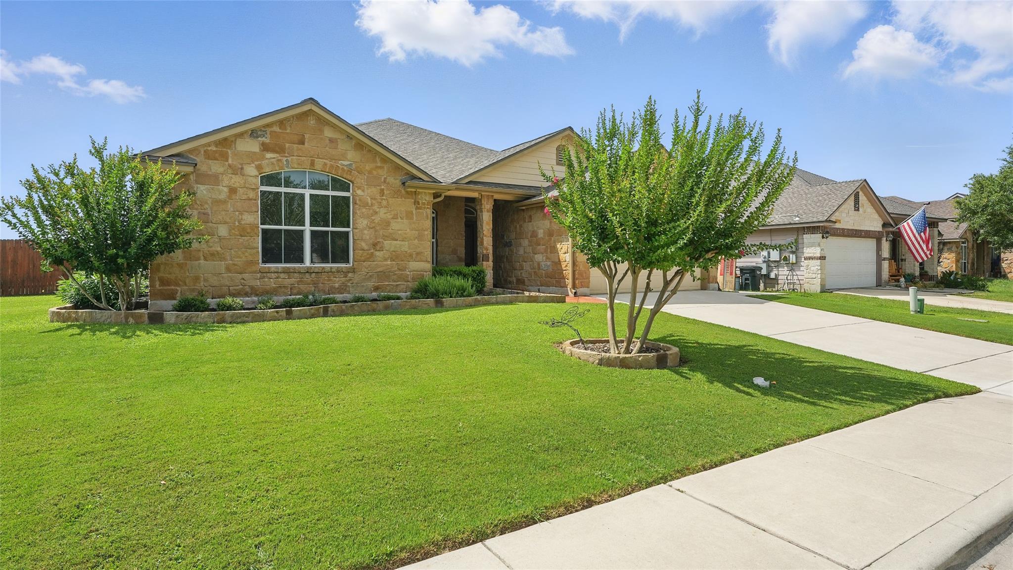 878 Avery PKWY