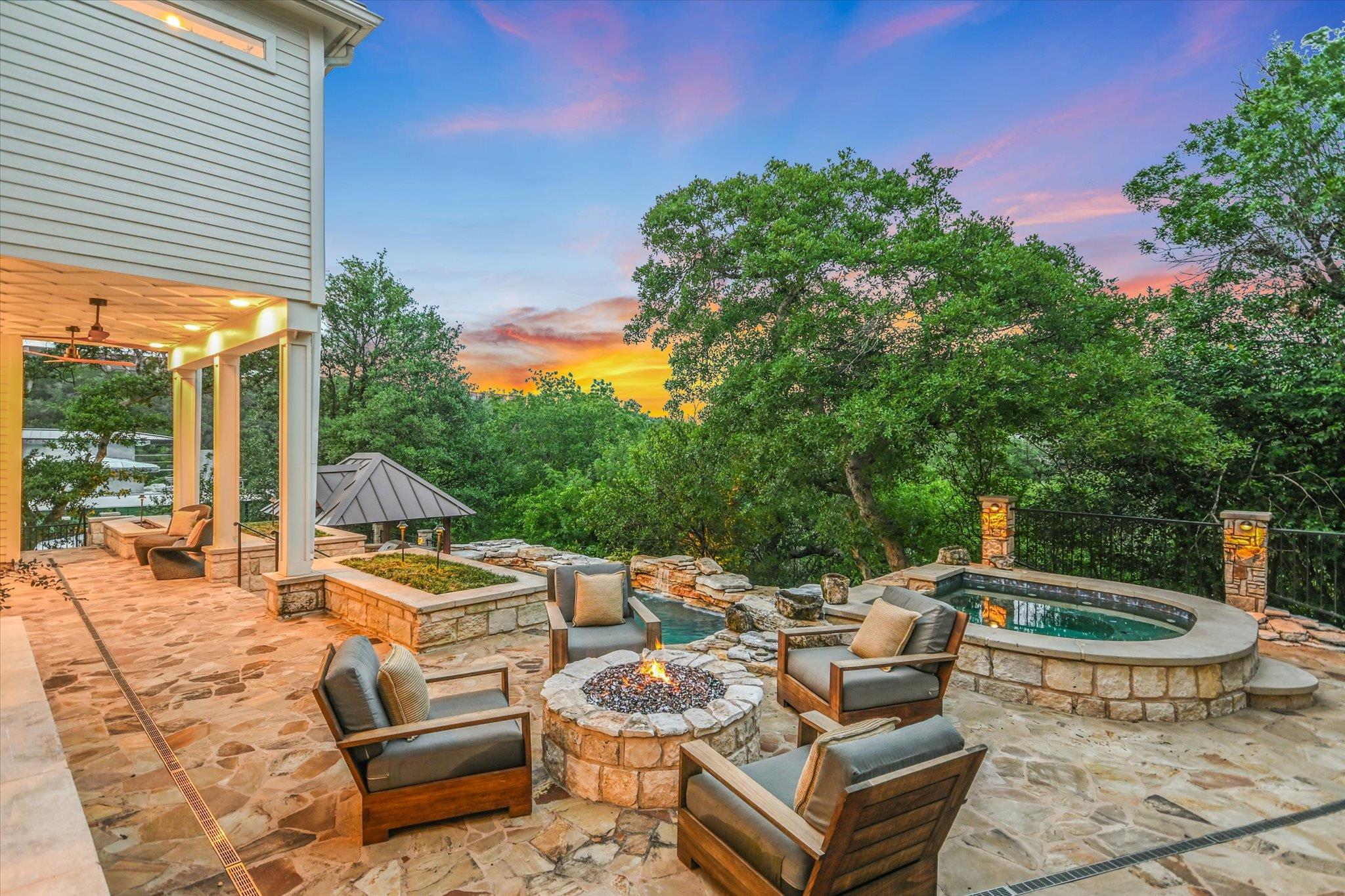 1703 Brookhaven DR