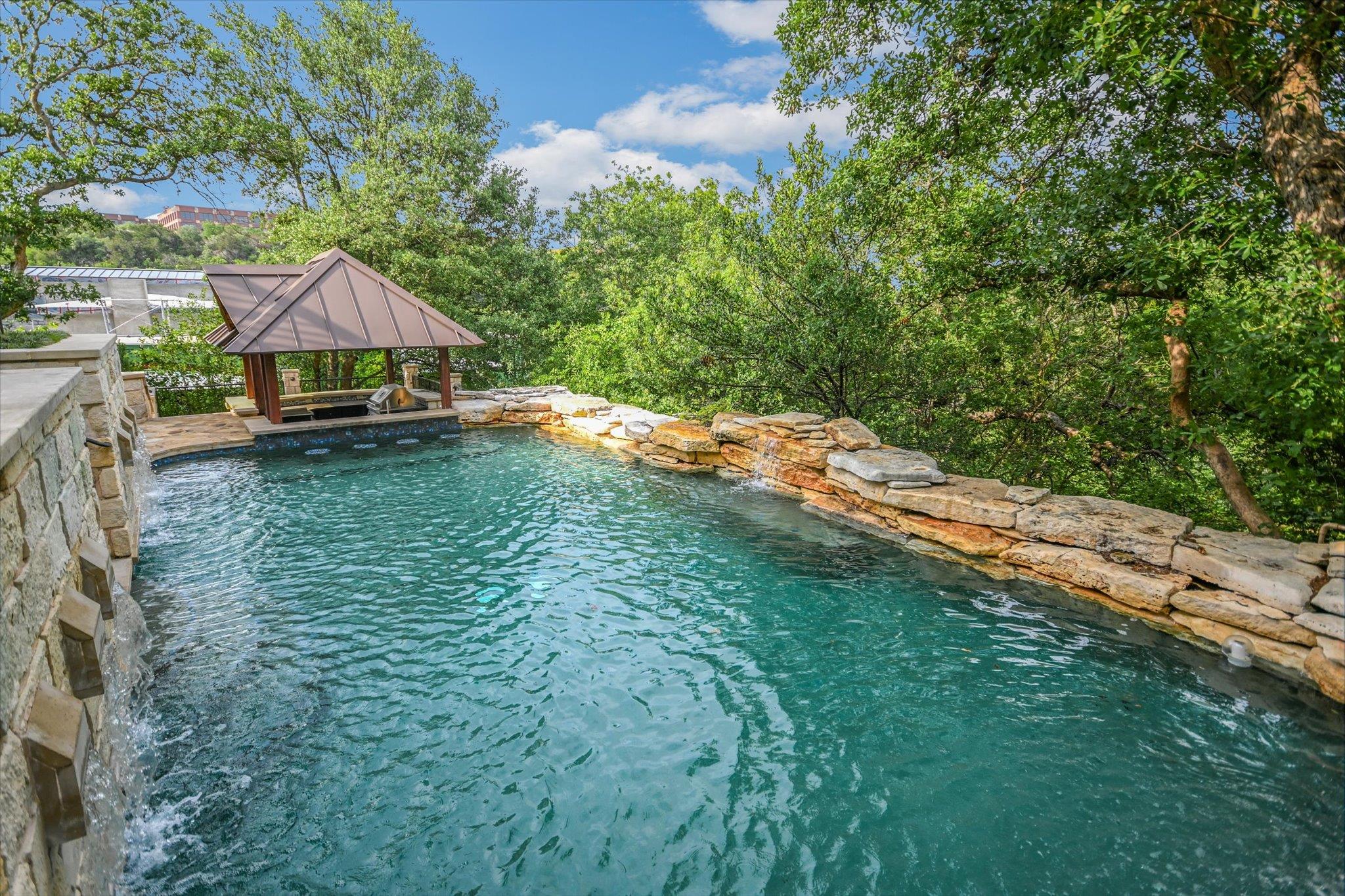 1703 Brookhaven DR