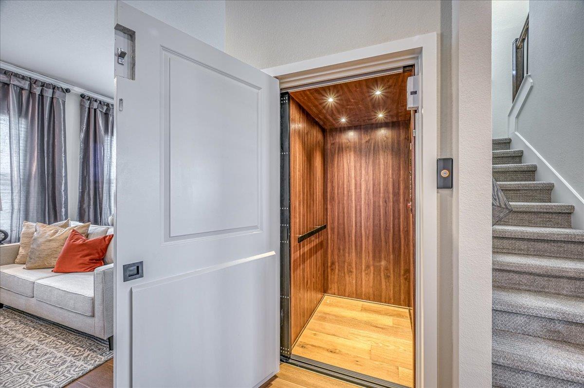 Leander, Texas 78641, United States, 3 Bedrooms Bedrooms, ,4 BathroomsBathrooms,Residential,Active,121719