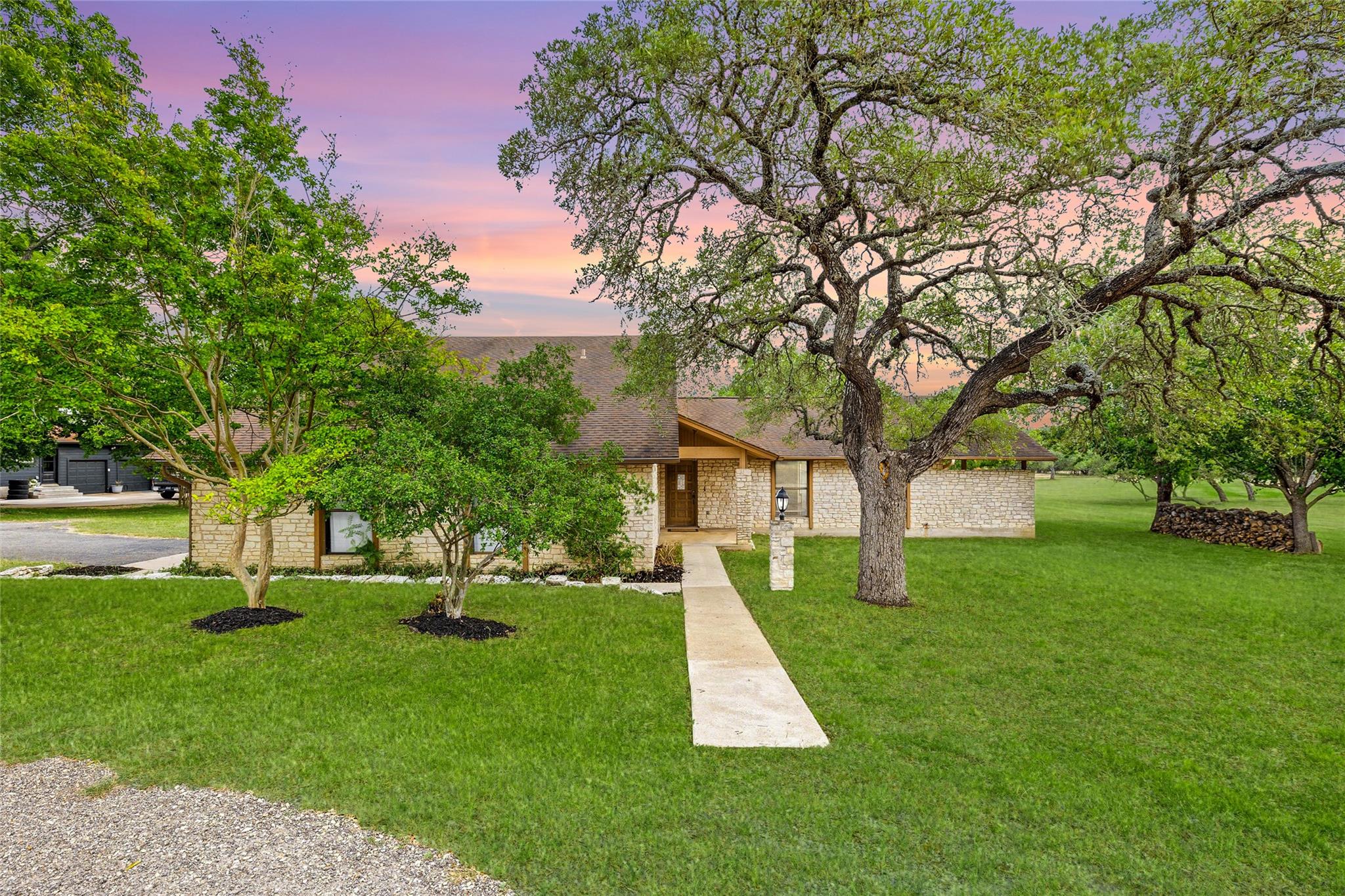 708 Post Oak DR