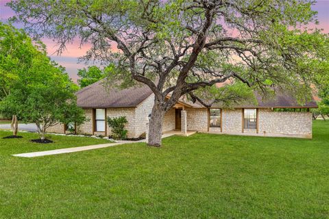 708 Post Oak DR Dripping Springs TX 78620