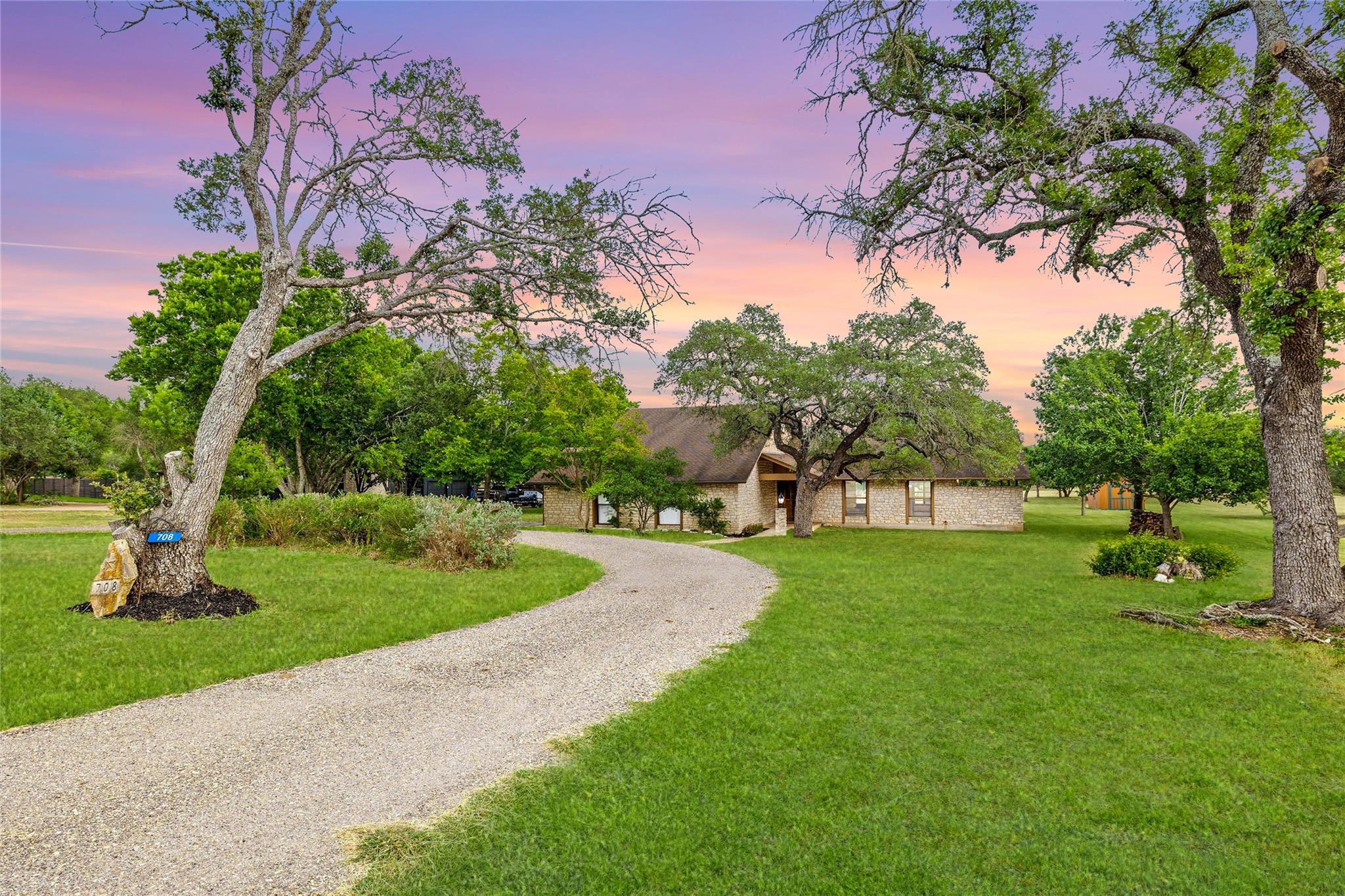 708 Post Oak DR