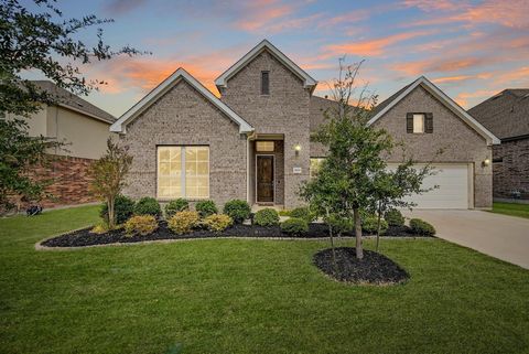 2033 Elk Creek DR Leander TX 78641