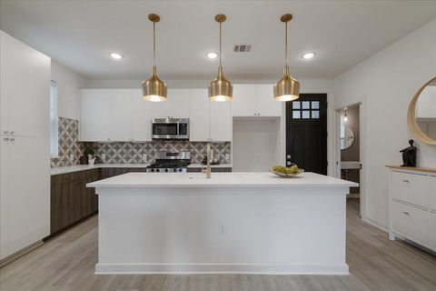 Tiny photo for 2624 Metcalfe RD #10, Austin, TX 78741 (MLS # 1835171)