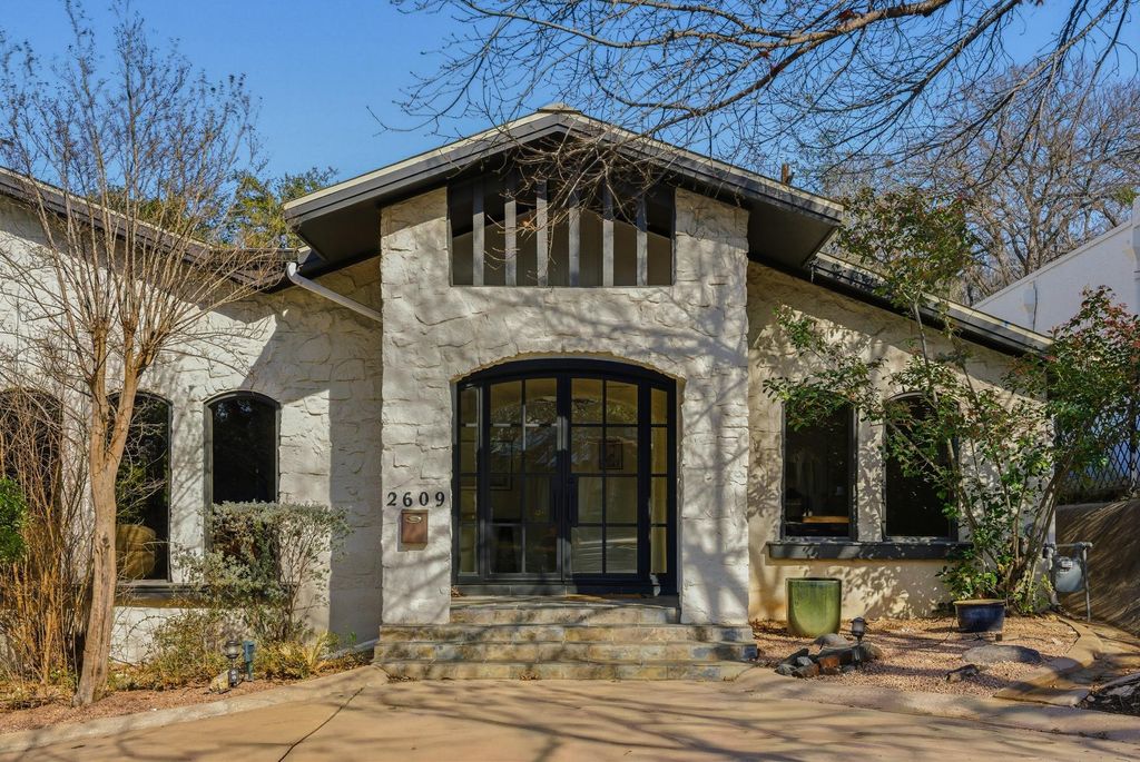 Photo of 2609 Maria Anna RD, Austin, TX 78703 (MLS # 4890818)