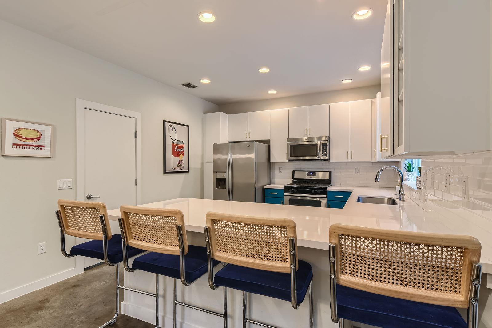 3001 Del Curto RD 11