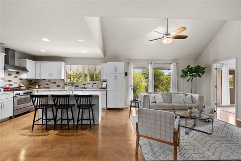 437 Venture BLVD S Point Venture TX 78645
