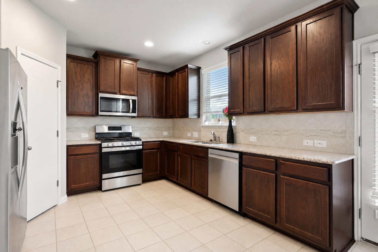 366 Eagle Brook LN