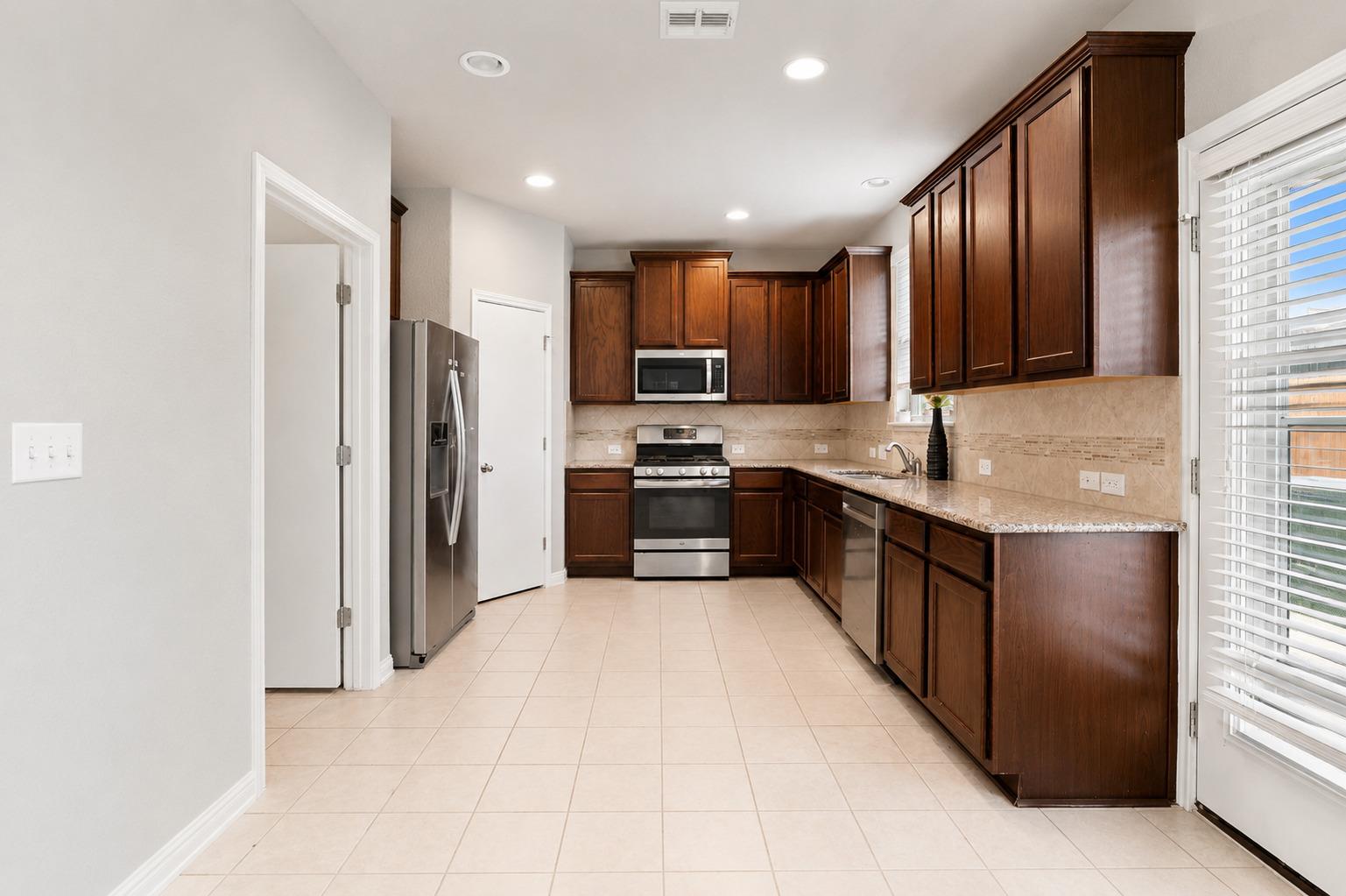 366 Eagle Brook LN