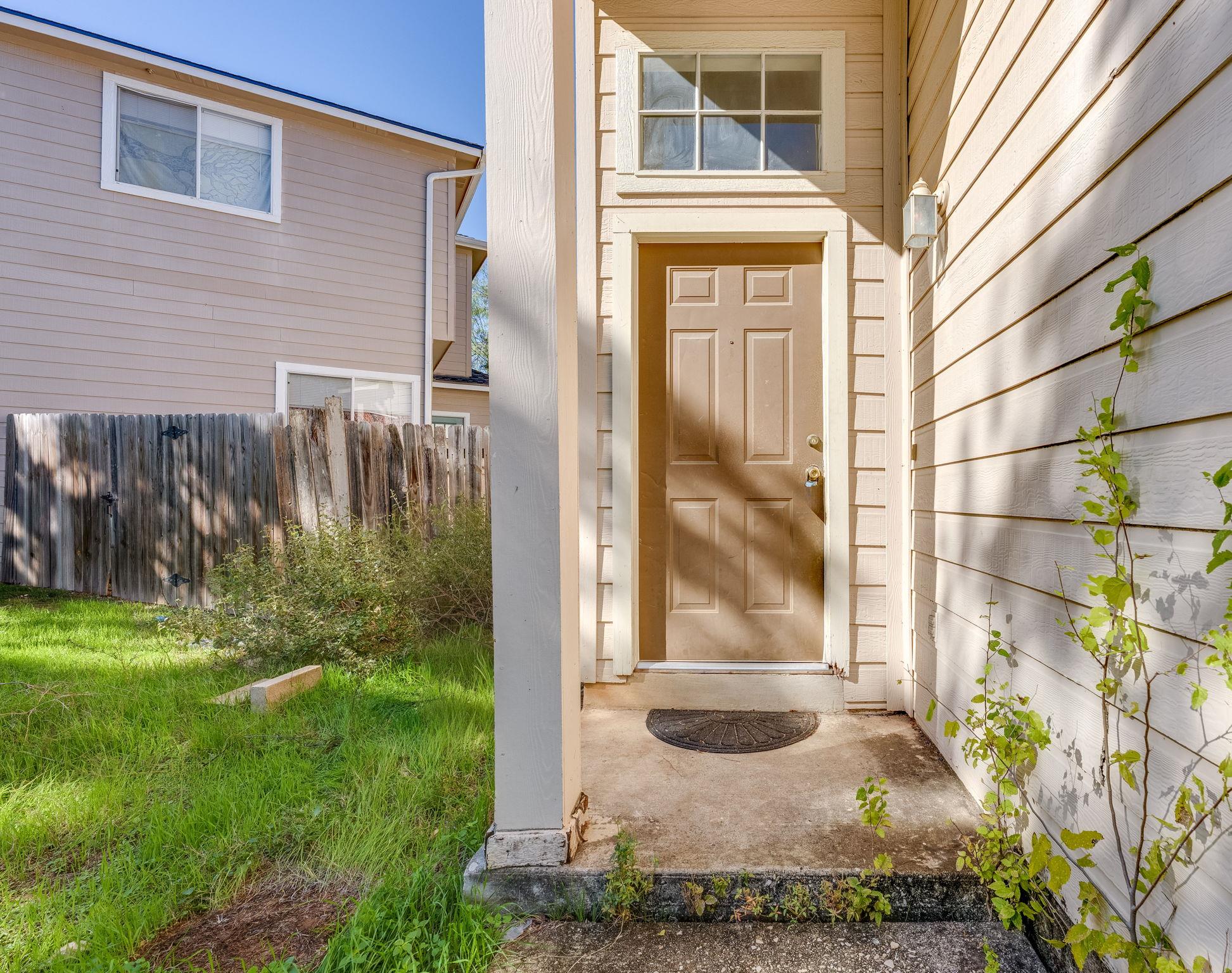 844-846 Sagewood TRL