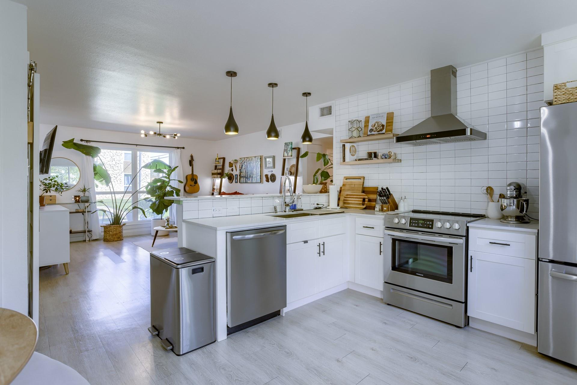 Photo 1 of 25 — 8603 Putnam DR 102, Austin, TX 78757