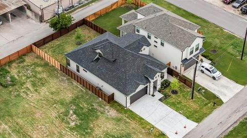Tiny photo for 303 W Lane Ave, Manor, TX 78653 (MLS # 8245331)