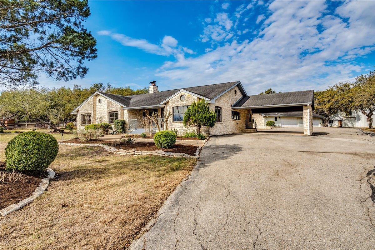 1175 Enchanted Oaks DR