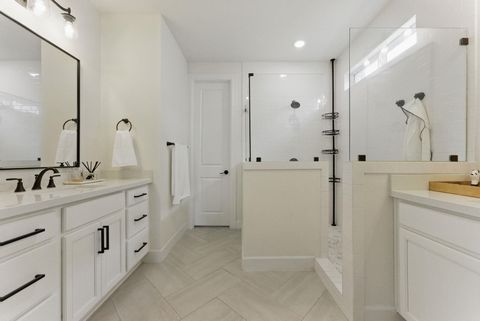 Tiny photo for 604 Buena Onda WAY, Lakeway, TX 78738 (MLS # 4094551)