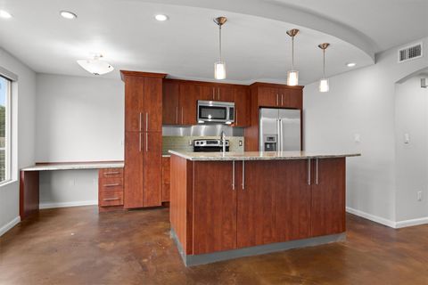 Photo of 41 Waller ST #309, Austin, TX 78702 (MLS # 2972004)