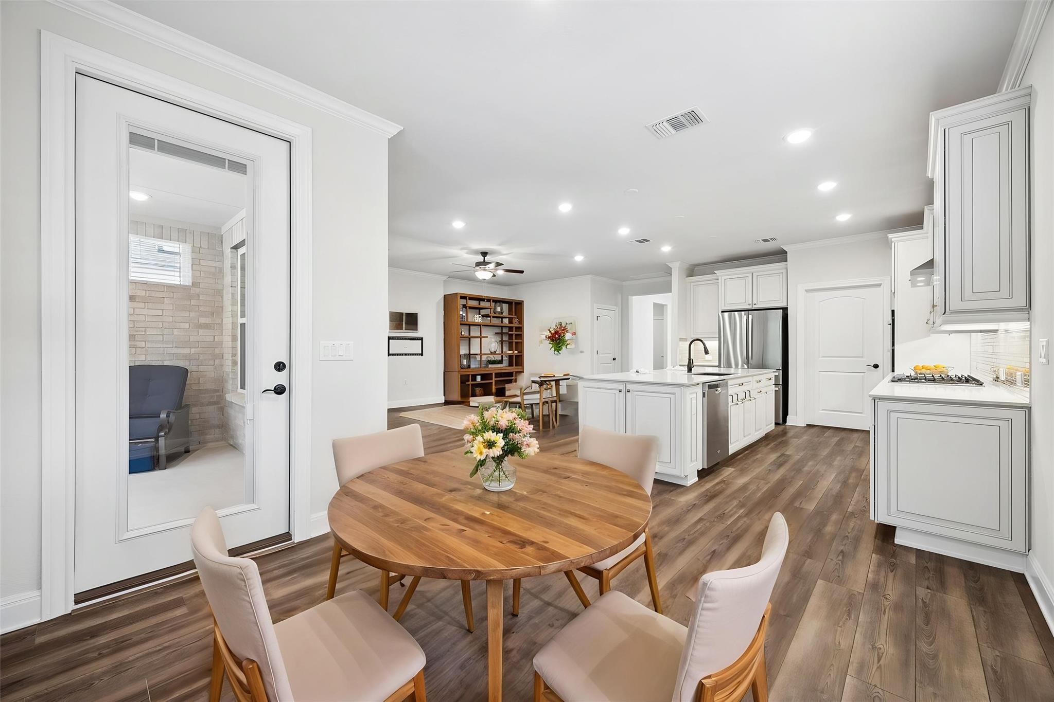 306 Kitty Hawk RD