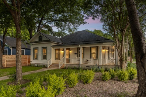 Photo of 1701 Willow ST, Austin, TX 78702 (MLS # 4356060)