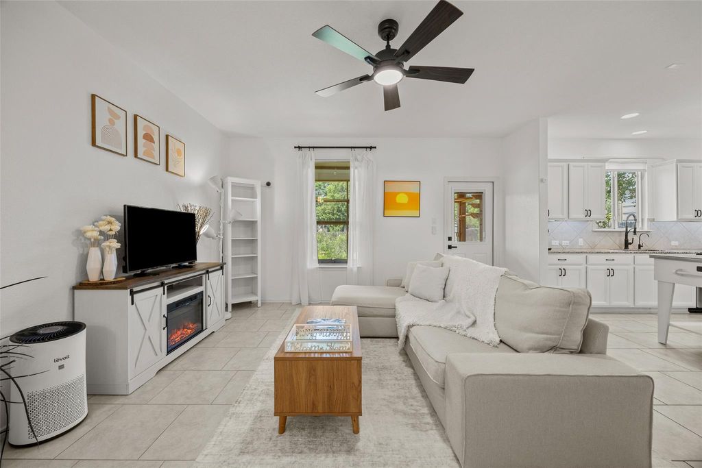 Photo of 2601 Chandler Creek BLVD #11, Round Rock, TX 78665 (MLS # 1493170)