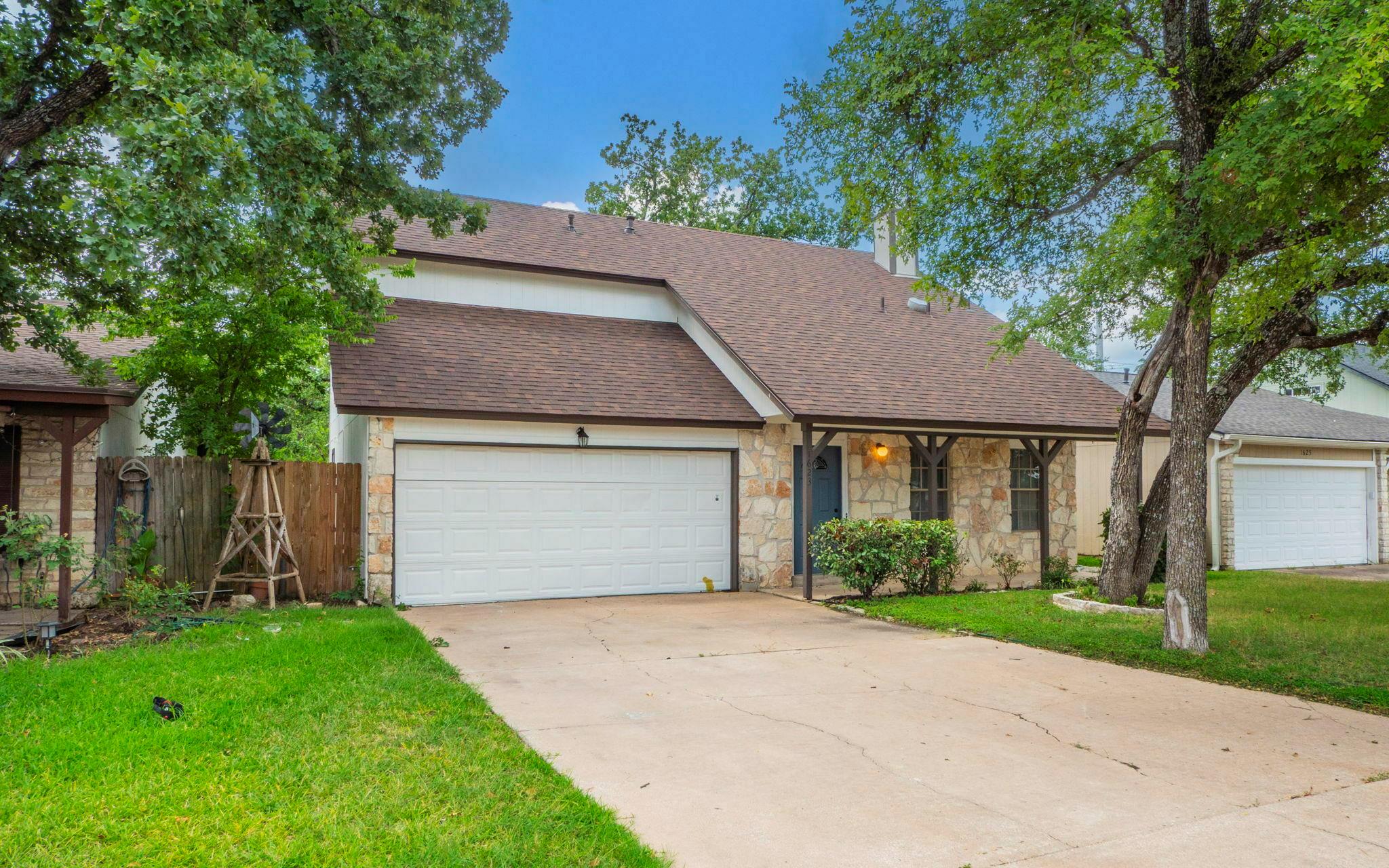 1623 Peachtree Valley DR