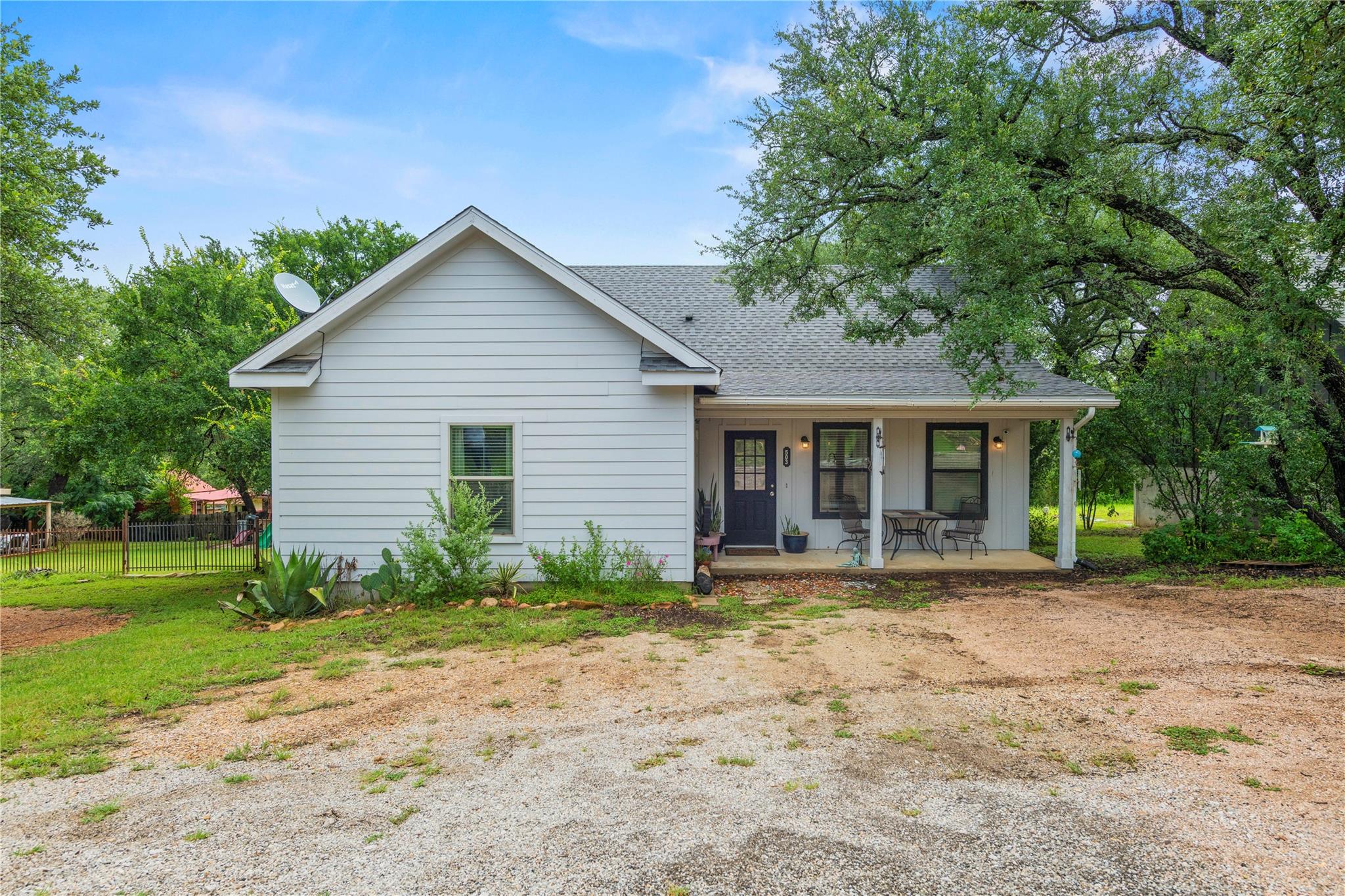 503 Chantilly LN
