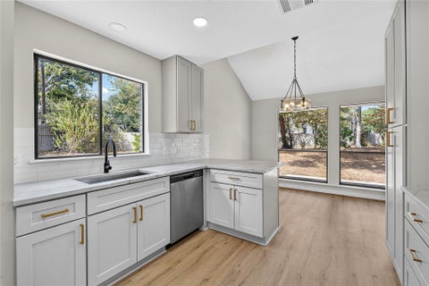 Tiny photo for 11202 Balcones Woods CV, Austin, TX 78759 (MLS # 2150278)