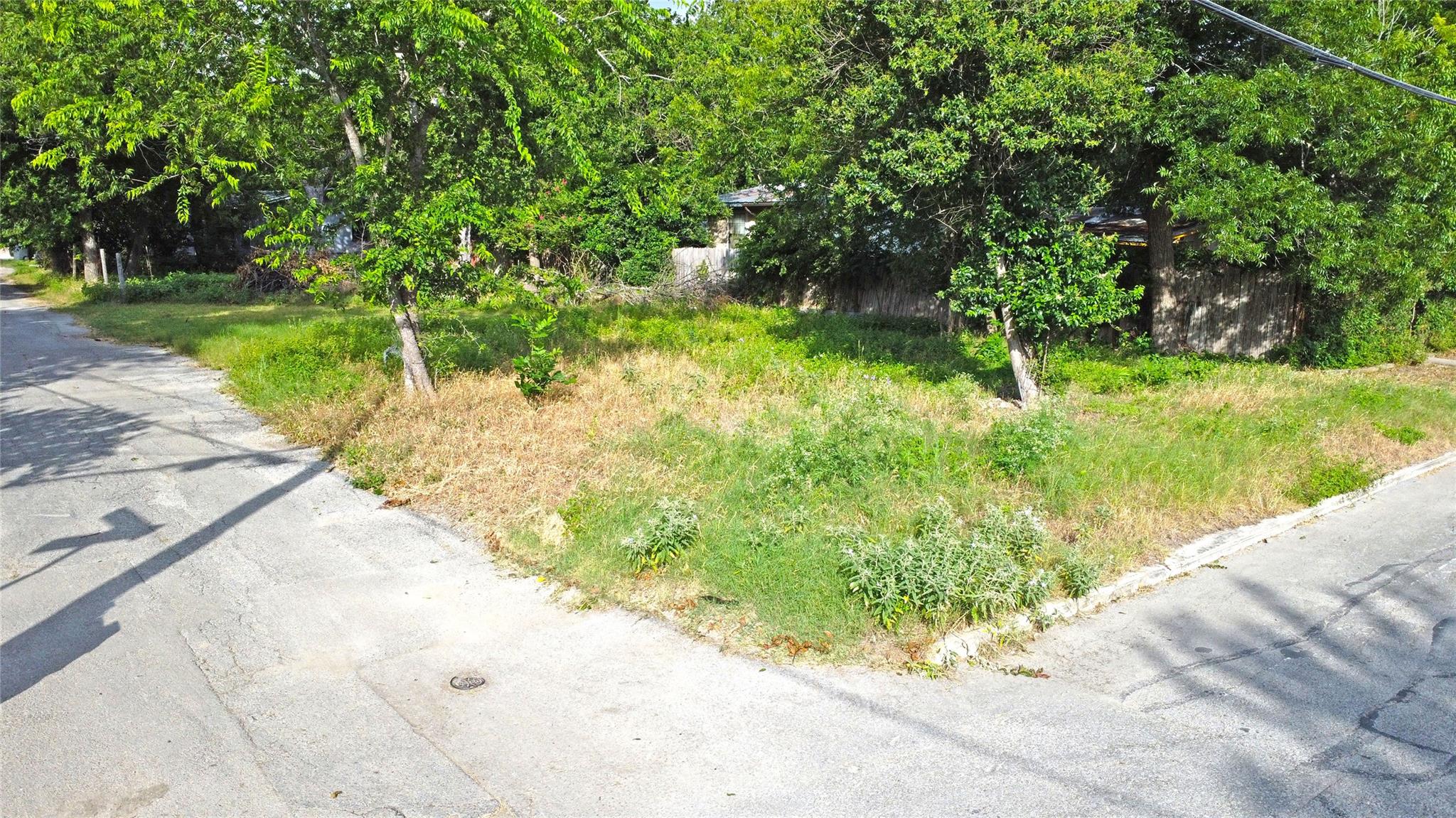 740 COMAL AVE Ave