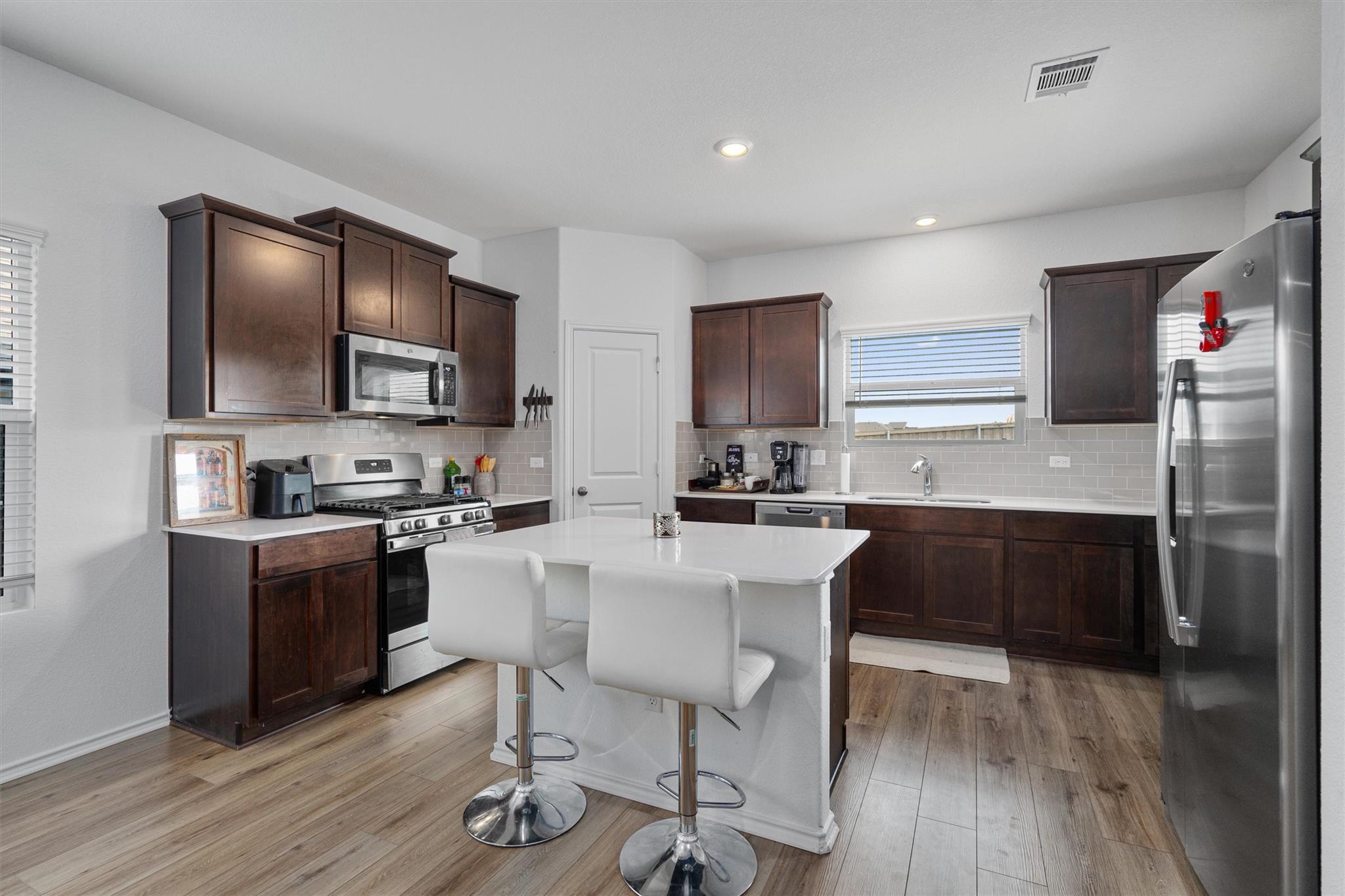 Bastrop, Texas 78602, United States, 4 Bedrooms Bedrooms, ,4 BathroomsBathrooms,Residential,Pending,56850