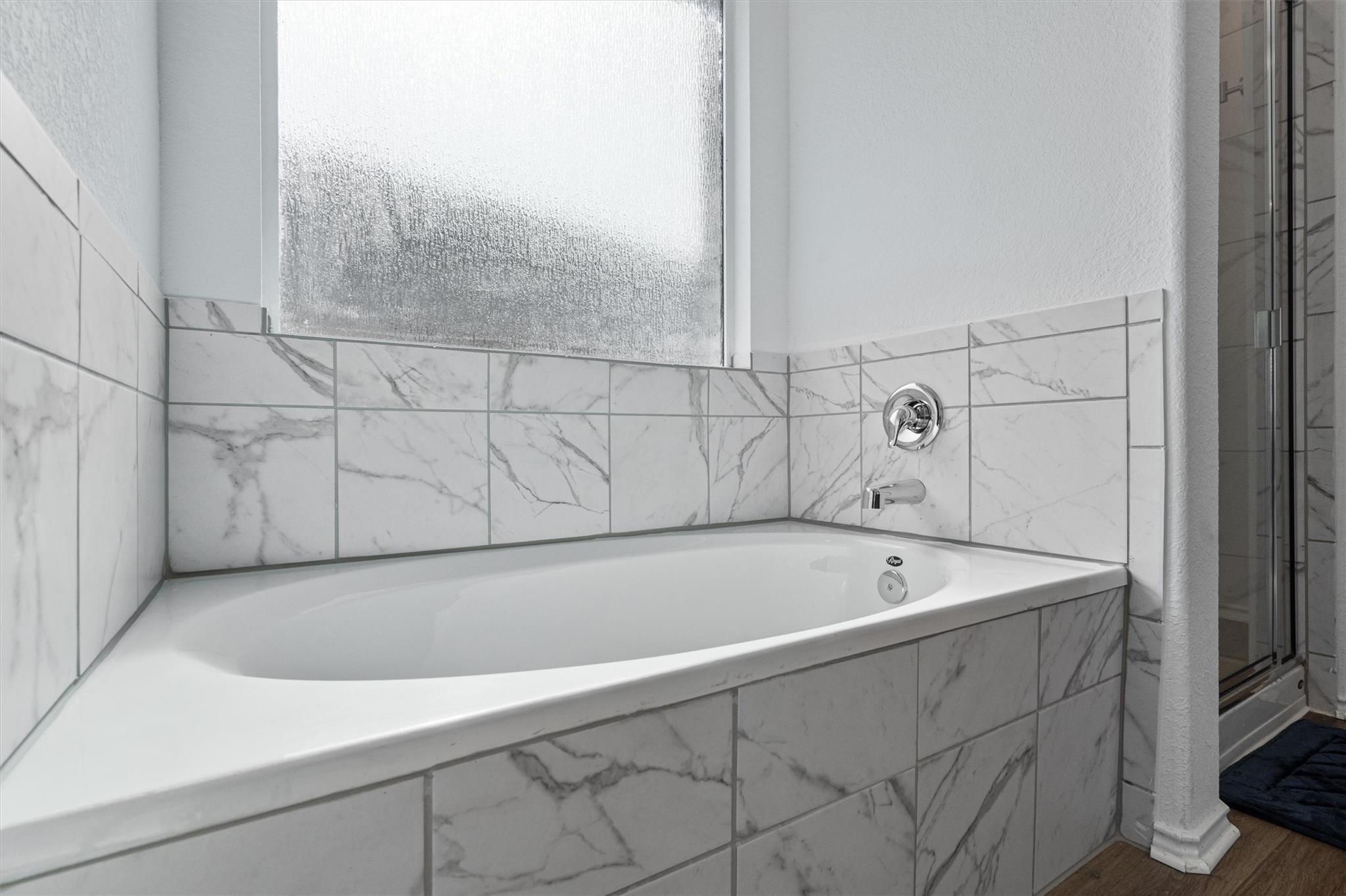 Bastrop, Texas 78602, United States, 4 Bedrooms Bedrooms, ,4 BathroomsBathrooms,Residential,Pending,56850