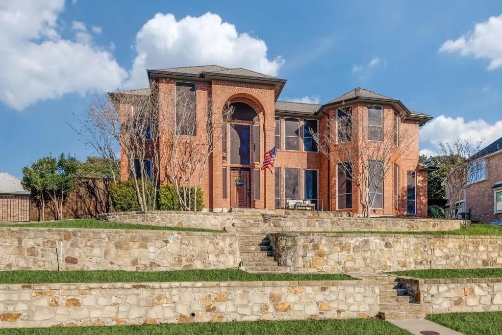 Photo of 618 Knollwood DR, Rockwall, TX 75087 (MLS # 3288022)