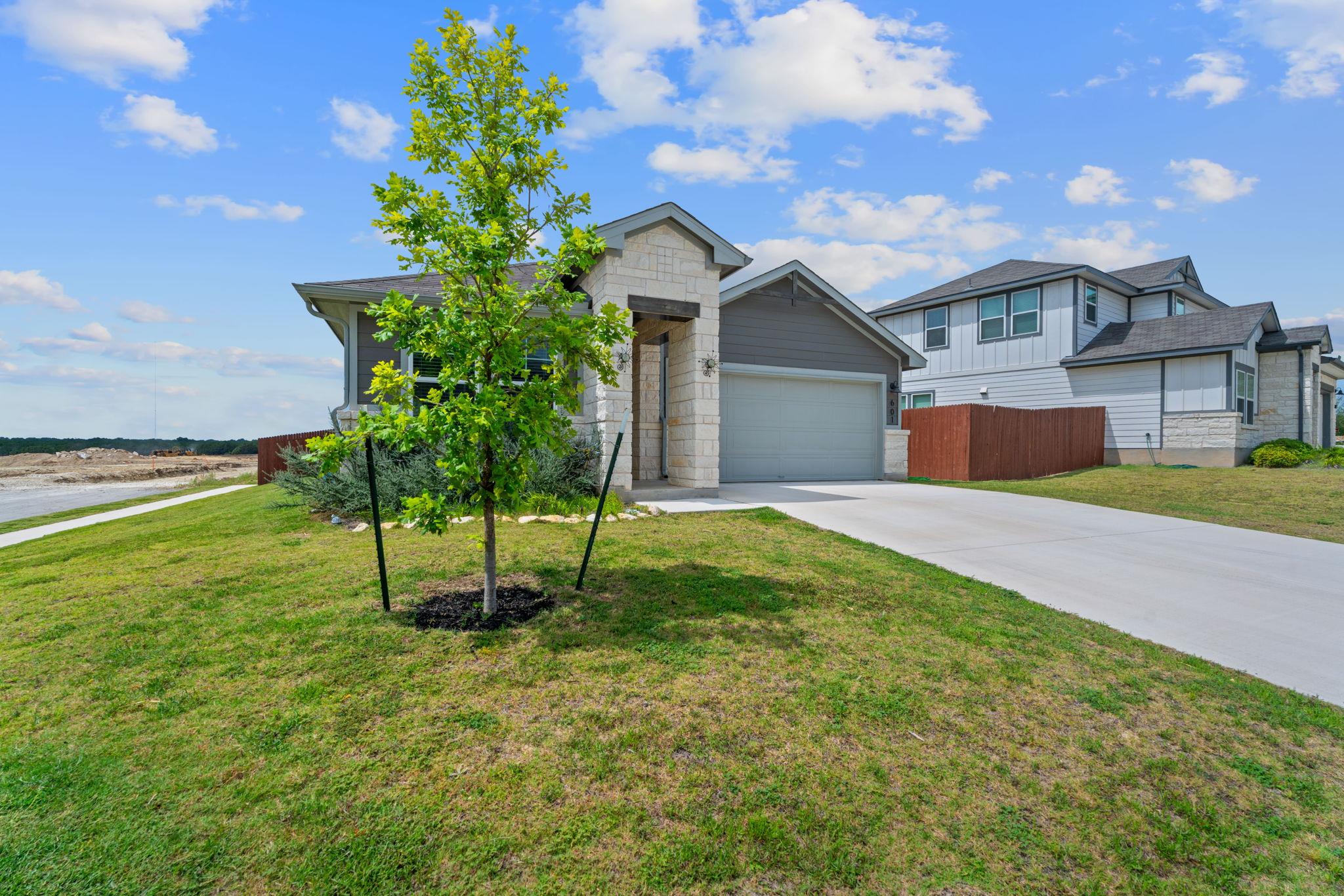 601 S Loriner WAY