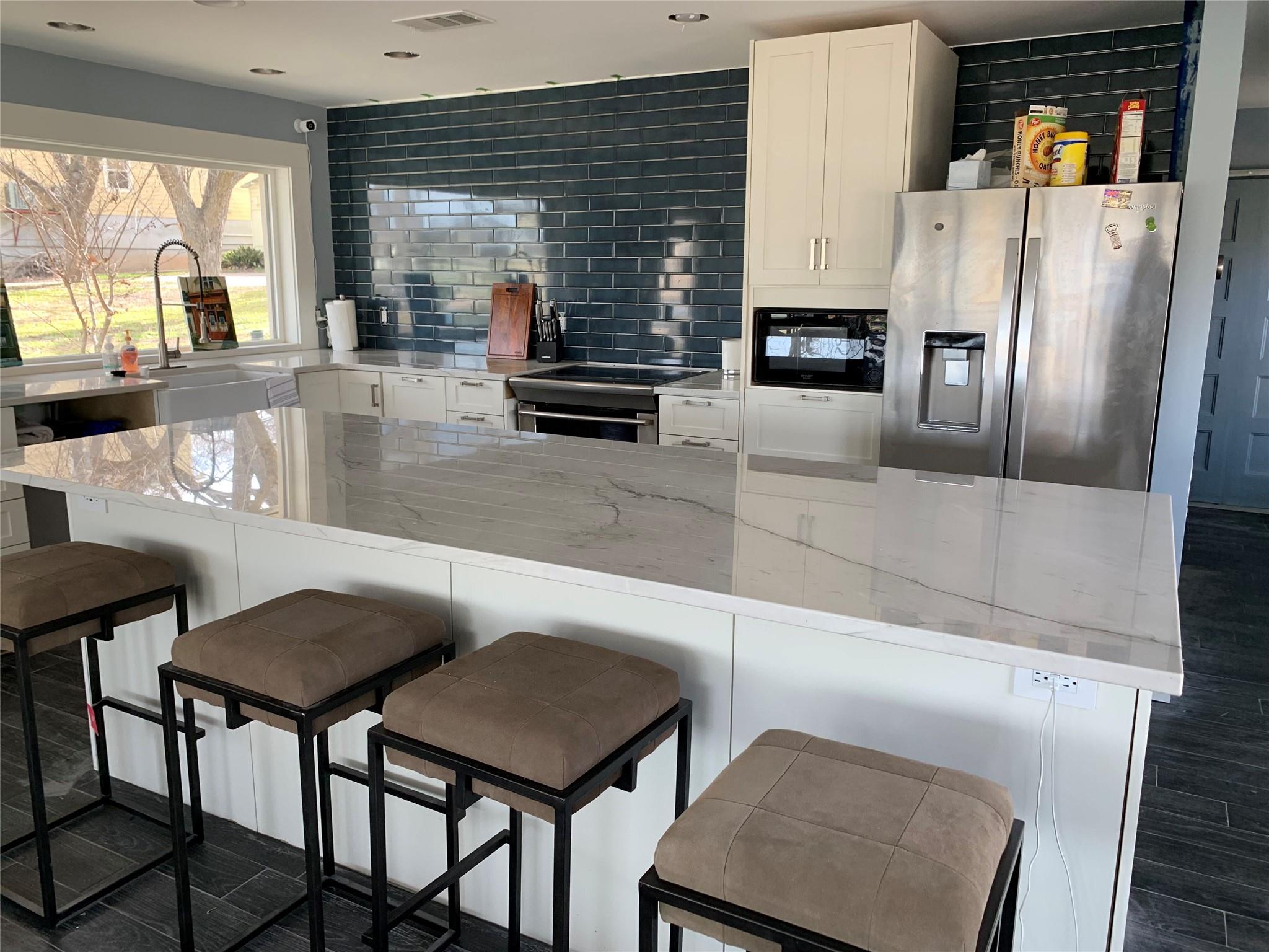 Kingsland, Texas 78639, United States, 3 Bedrooms Bedrooms, ,2 BathroomsBathrooms,Residential,Active,233298