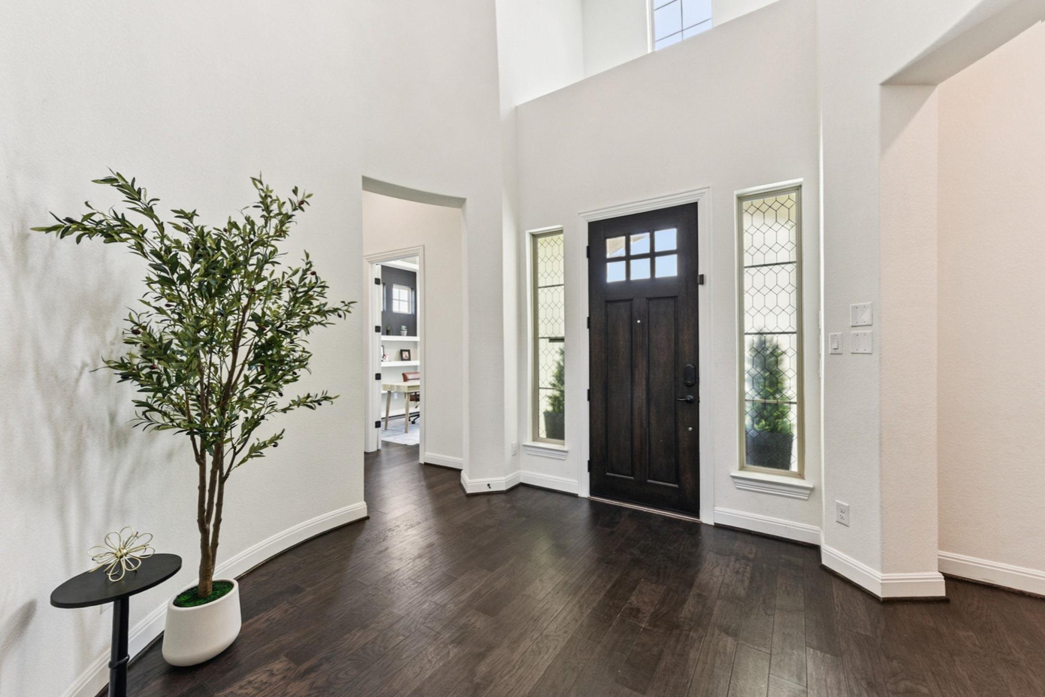 1104 Scenic Oaks DR