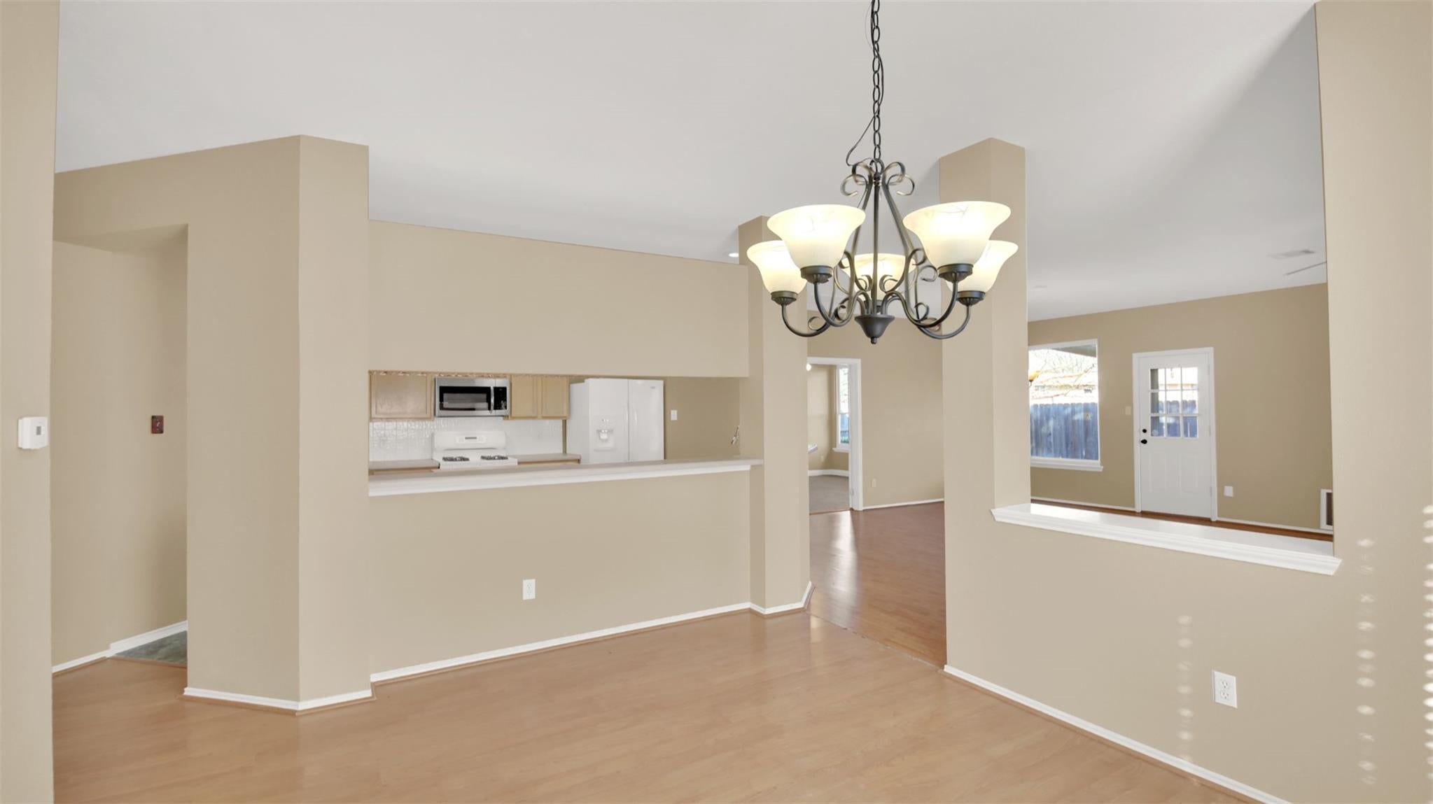 1030 Disraeli CIR