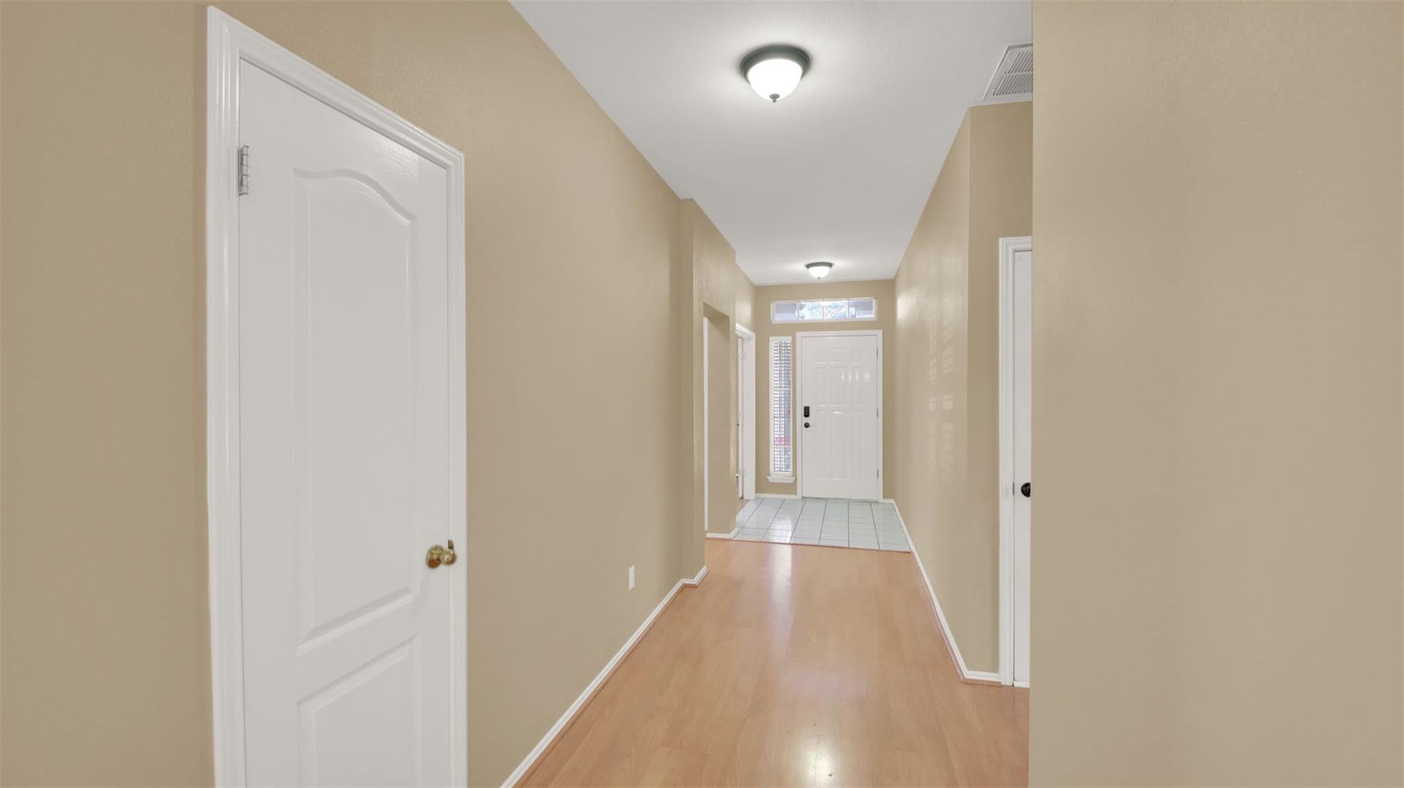 1030 Disraeli CIR