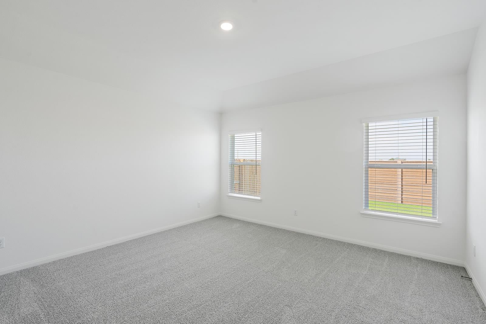 237 W Luna Blue LN