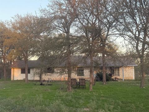 326 The Forest RD Dale TX 78616